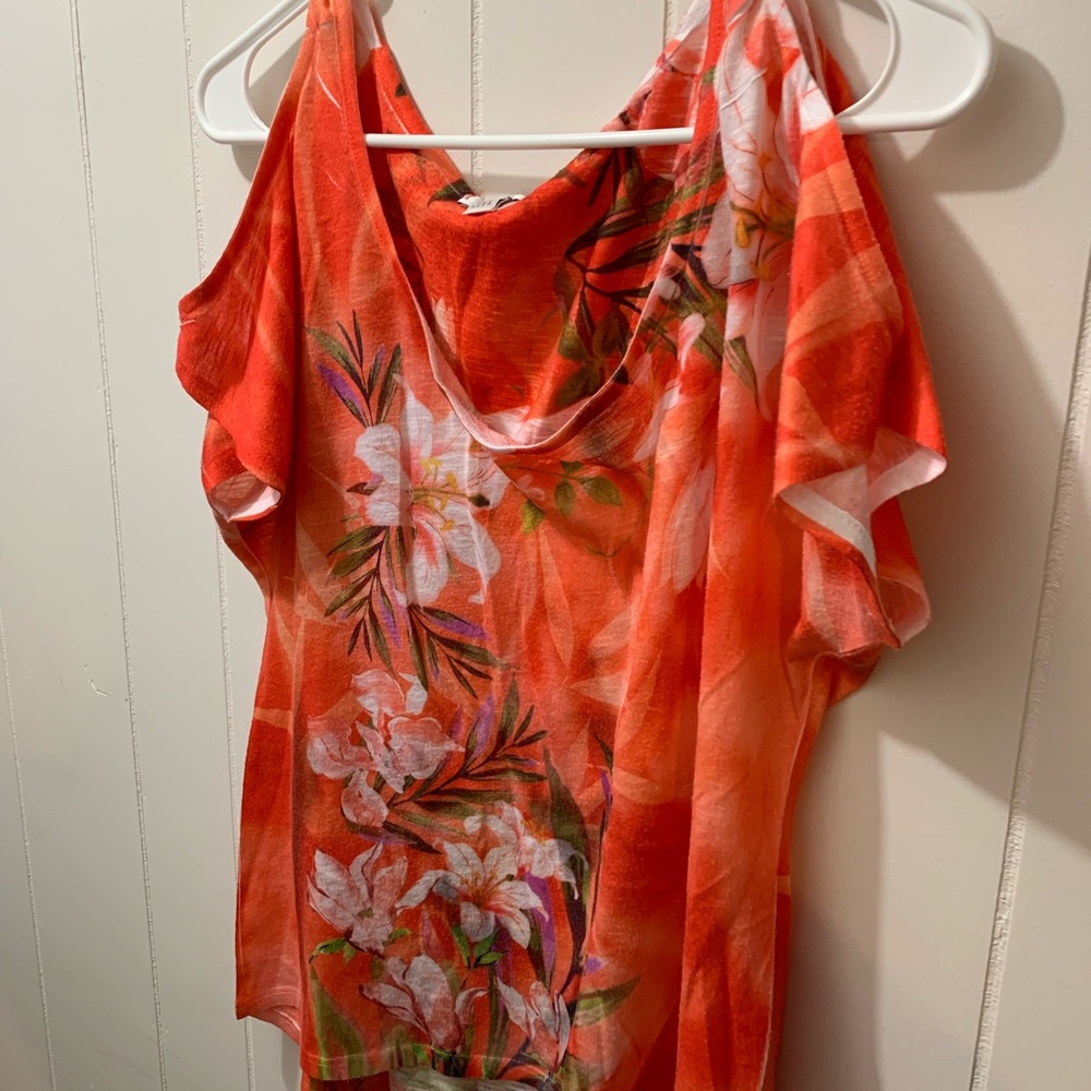 Cache shoulder less top